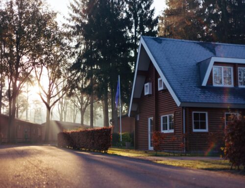 «Voglio andare a casa mia!». 4 consigli per aiutare l’anziano che non riconosce la propria casa